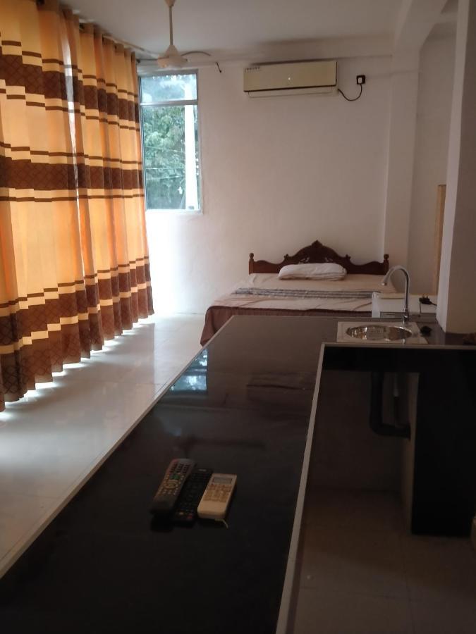 Qiqi Airport Villa Katunayaka Bagian luar foto
