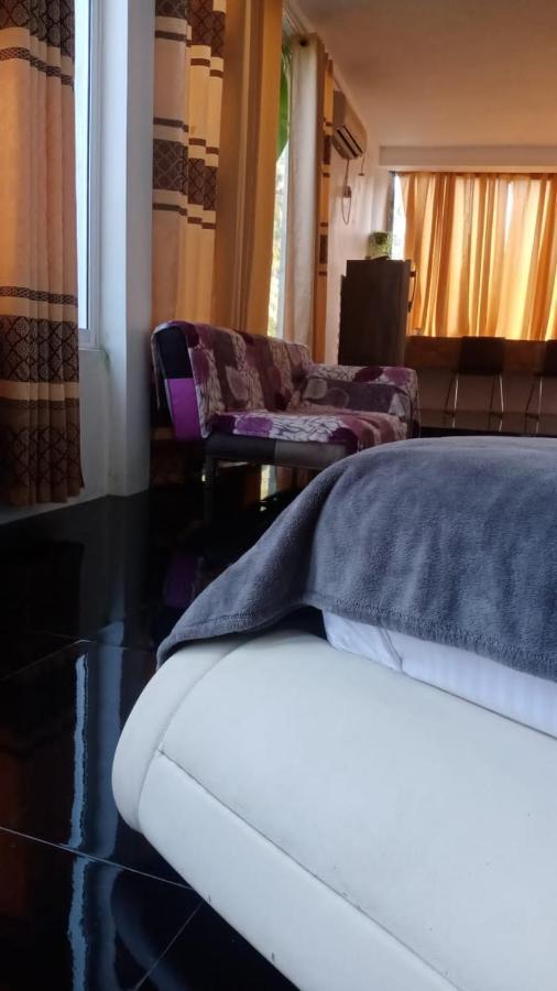 Qiqi Airport Villa Katunayaka Bagian luar foto